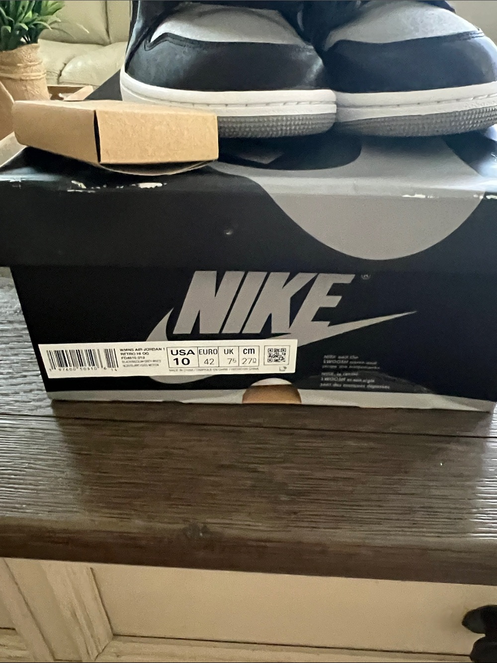Nike Air Jordan 1 Mid Men's 8.5 (Womens Sz 10) Sneakers - Black & Silver - Picture 4 of 7
